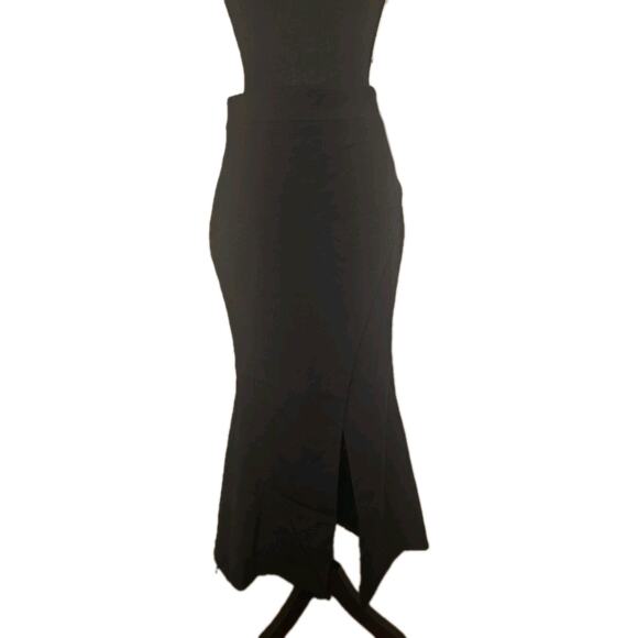 NWT! BCBGMAXAZRIA Women's Black Crepe Skirt Size 2 Msrp $228 - Picture 2 of 11